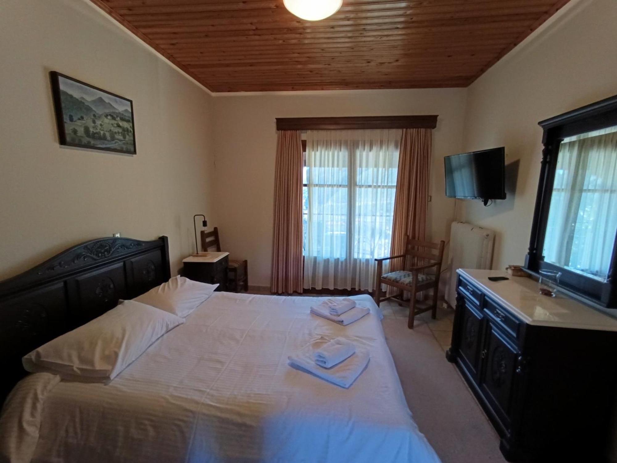 2 Alonia Hotel Anatoliki Frangista Room photo